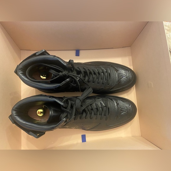 Authentic Louis Vuitton noir black Rivoli high top sneaker boot - Picture 2 of 6